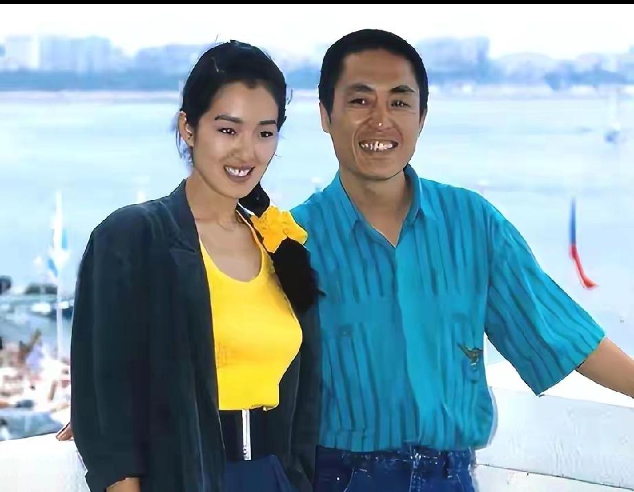 肖华倾尽半生养大的女儿，终究成了张艺谋人生最耀眼的加分项上海电影节