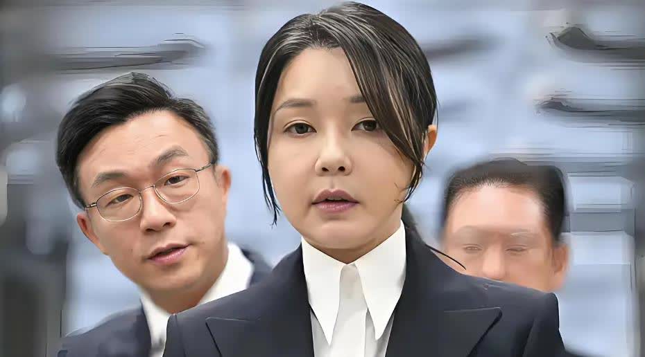 还得是患难夫妻啊~金建希骨瘦如柴，却还是惦记着尹锡悦：如果我死了，他是不是就有生