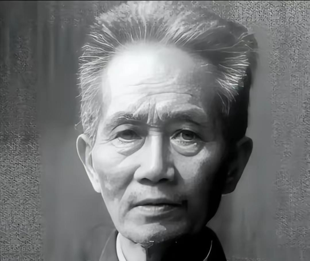 1950年，开国上将杨勇收到一封来信，信中说：“我还活着，能不能给我安排个工作。