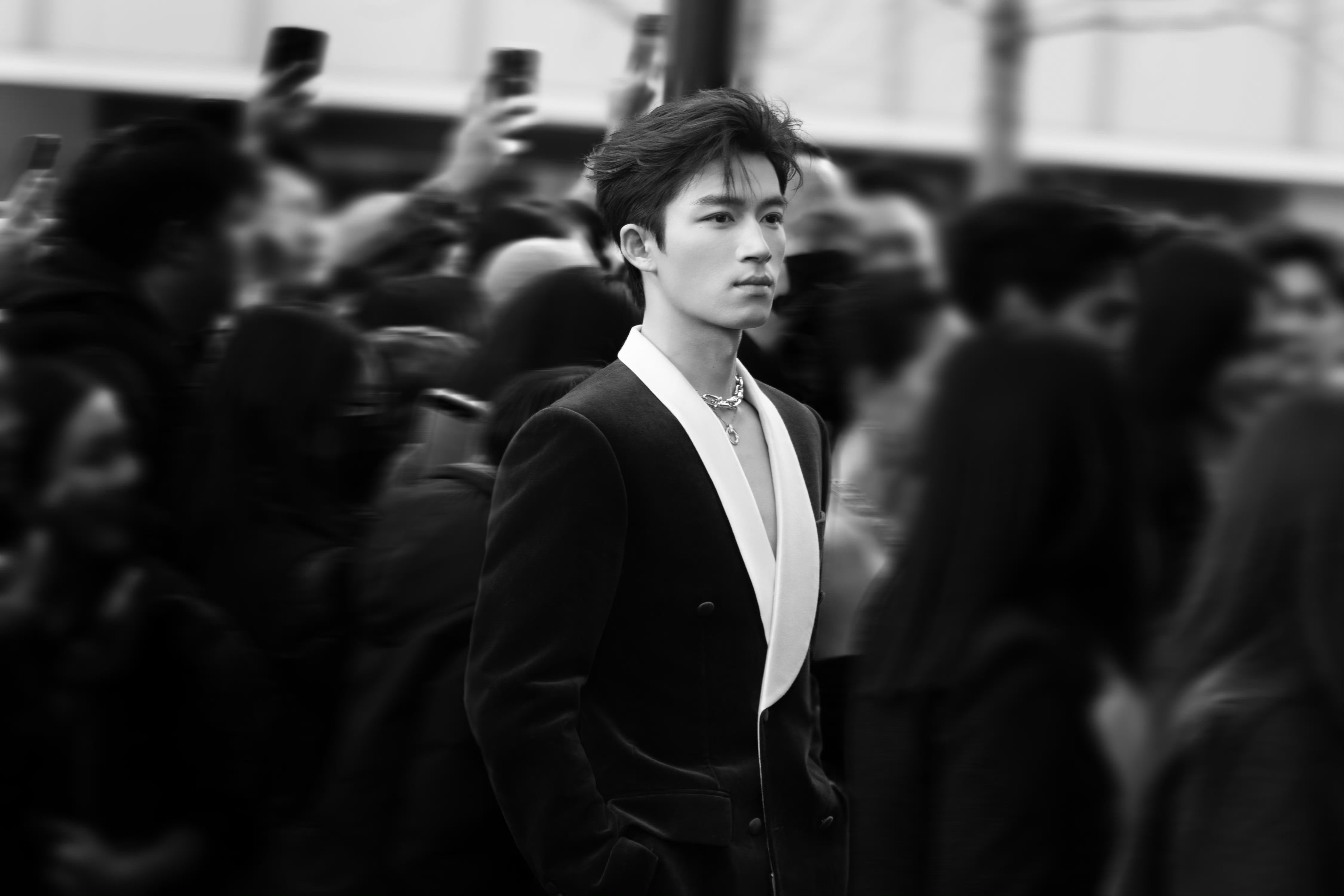 王星越小说贵公子有脸了谁懂啊！王星越一出场，小说里的世家少爷瞬间有脸了。晚宴内