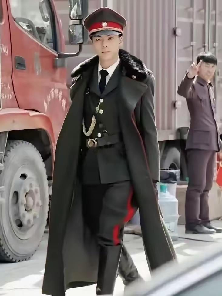 为什么我的表弟穿不出陈伟霆的感觉，是不是买到假货了​​​