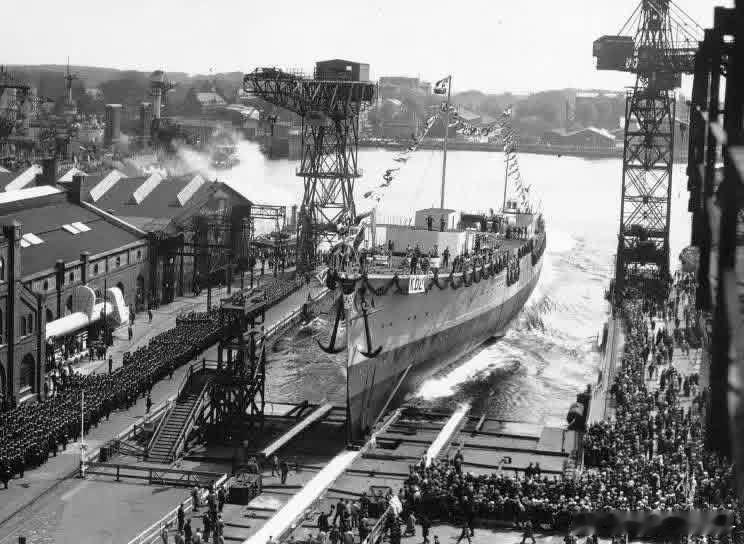 1928年5月23日，从威廉港海军船厂下水的科隆号轻巡洋舰舰体军事历史全触达中外