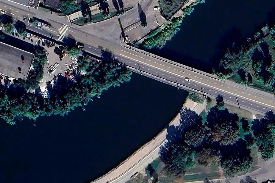 当地时间今天，克拉马托尔斯克遭到了俄军三次滑翔制导炸弹的袭击，其中最引人关注的是