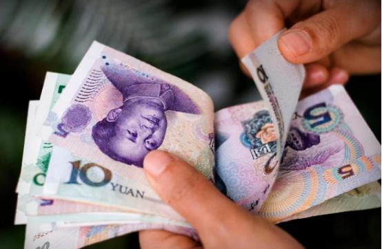 为什么建议大家尽量使用现金支付？原因很现实，银行人告诉你答案刷手机付钱已经