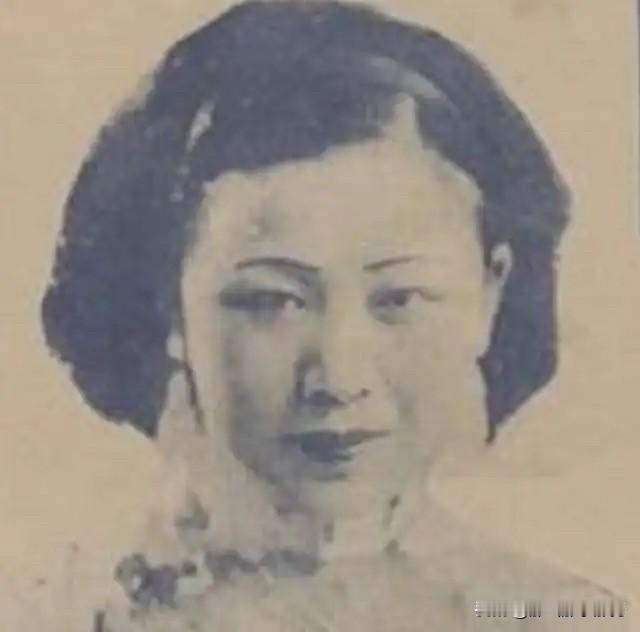 章士钊三位夫人中，章士钊一生偏爱三夫人殷夫人。新中国成立后，殷夫人不肯随章士钊到