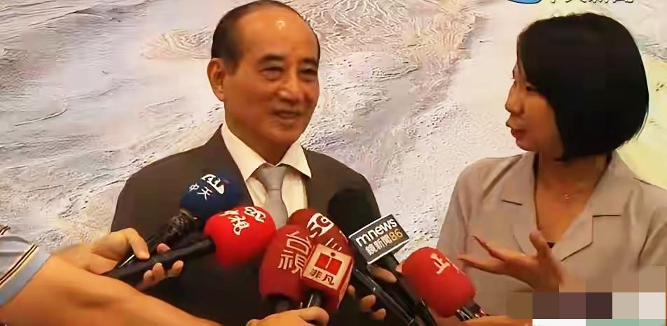 王金平：支持郑丽文的两岸主张前立院长王金平今天（24日）上午接受媒体联访。