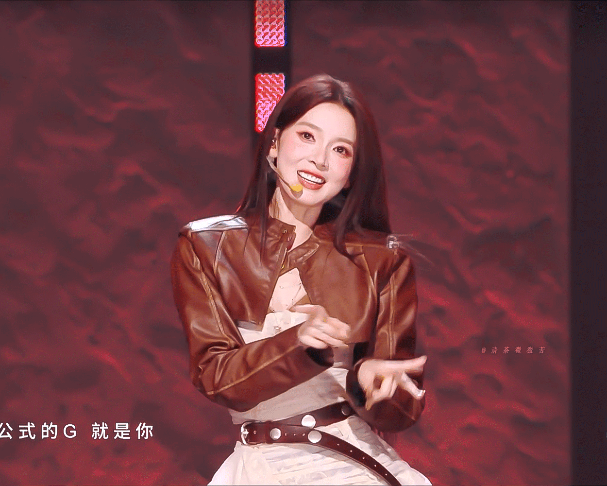 陈瑶听到鼓励后哭了陈瑶甜妹辣妹切换自如，初舞台唱跳甜美，一公《霍元甲》编舞难度