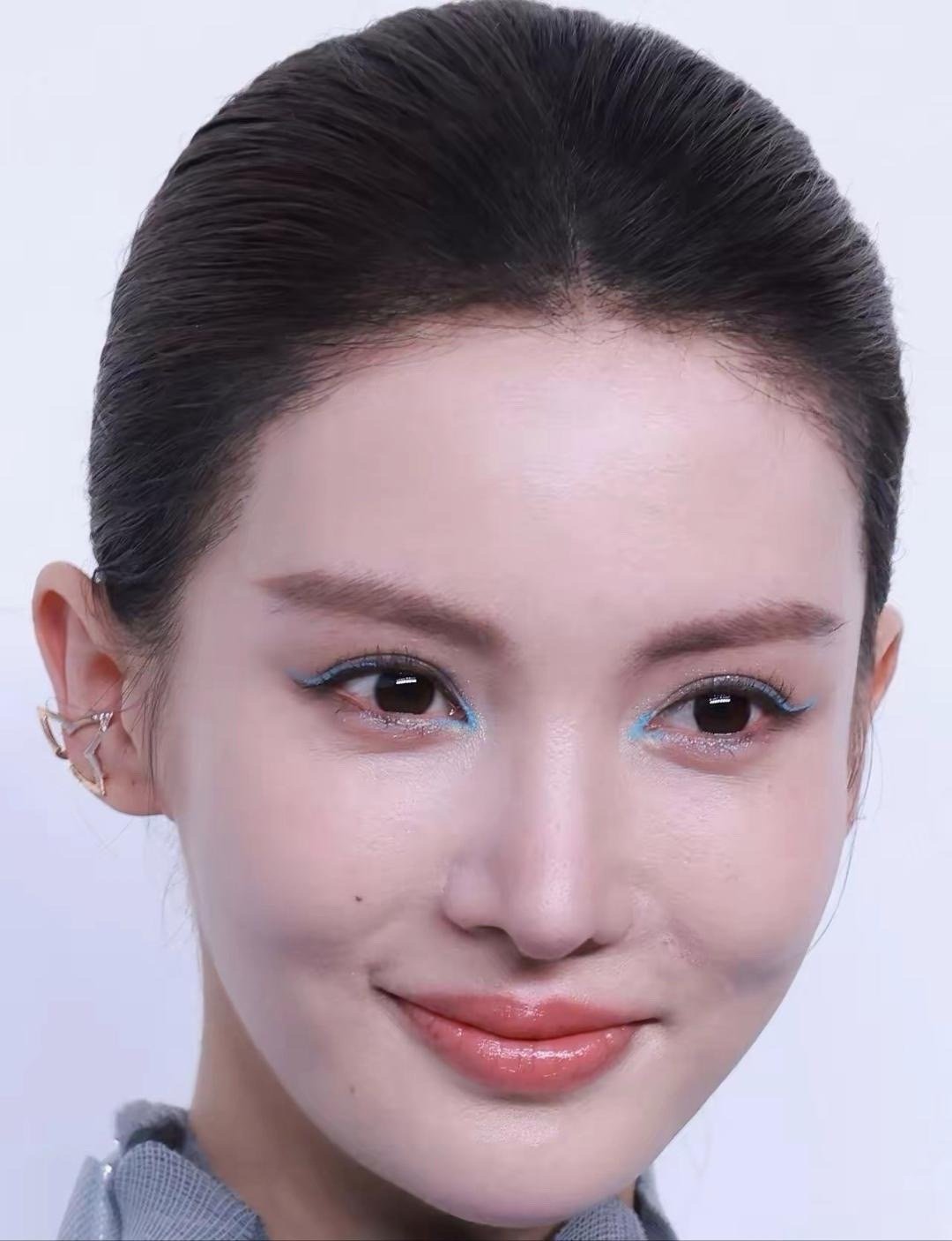 这才是现实中见到的金晨，生图比镜头里还要惊艳，颜值气质都太绝了！