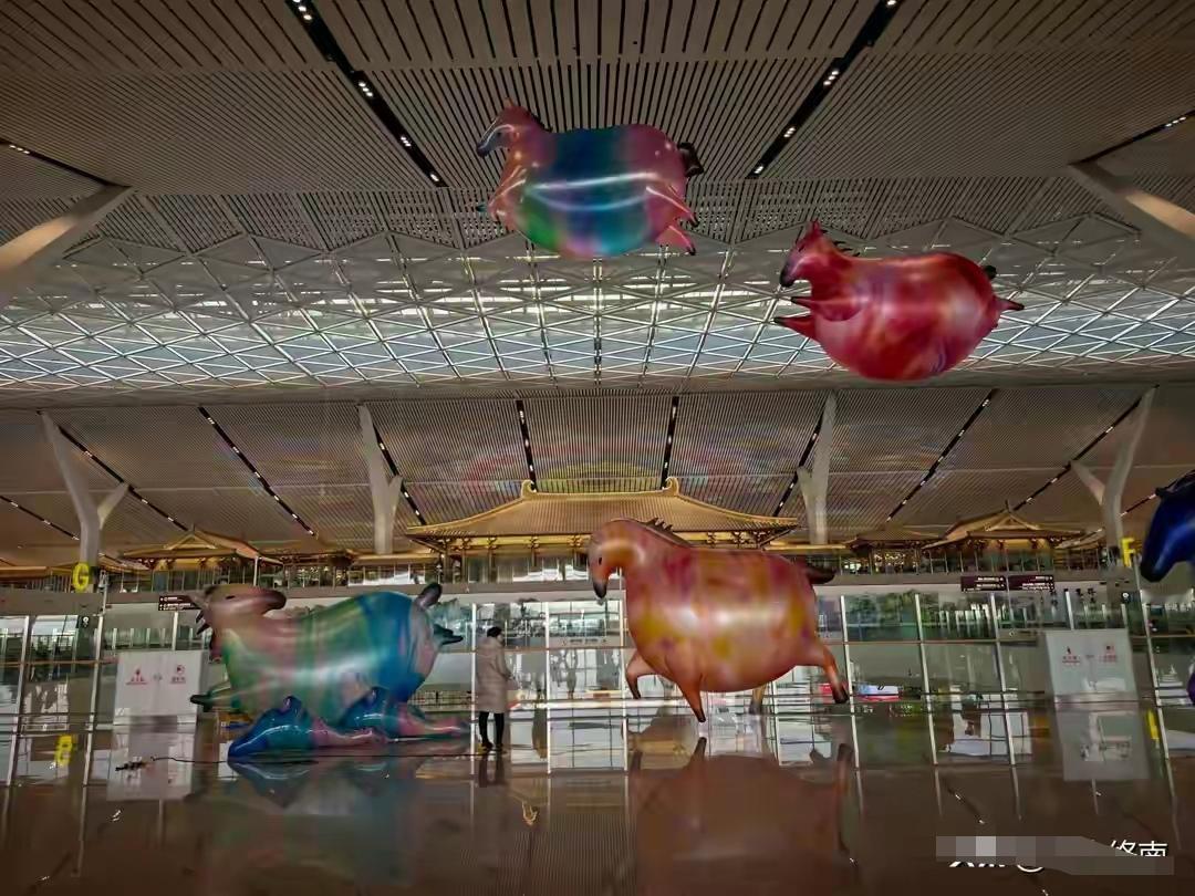 文章在西安上学，民间说法叫“上坟”。不是骂人，是真的在坟头上上课。西