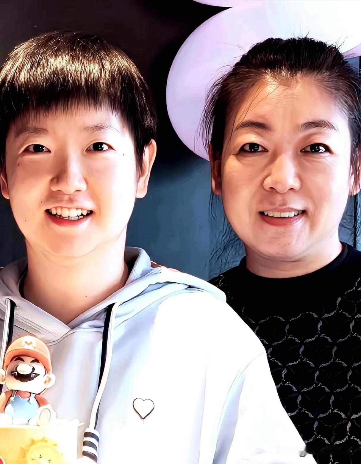 天呐，现在回家都成奢侈品了！腊月二十八，莎莎才赶回河北，跟爸妈吃了顿有年味的