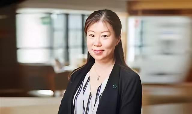 北京协和医院一位教授辞职后说："协和辞职时，我存款就够活半年，但想着大不了回去开