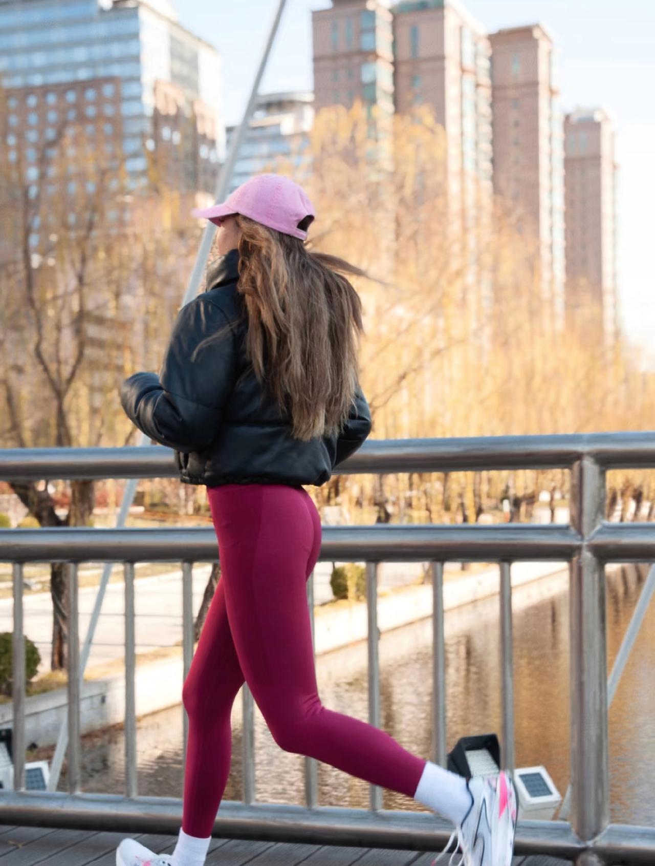 只要坚持跑步5公里，您根本不会有这些问题。跑步已经有16年了，选择晨跑也有