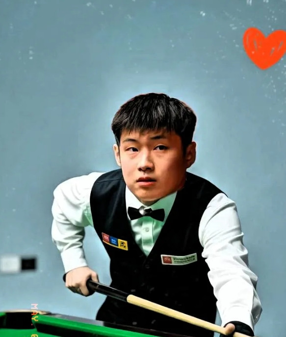 这回重庆荆龙球杆厂家可要赚大发了！赛前，他们以100万低价和赵心童签约，没想到刚