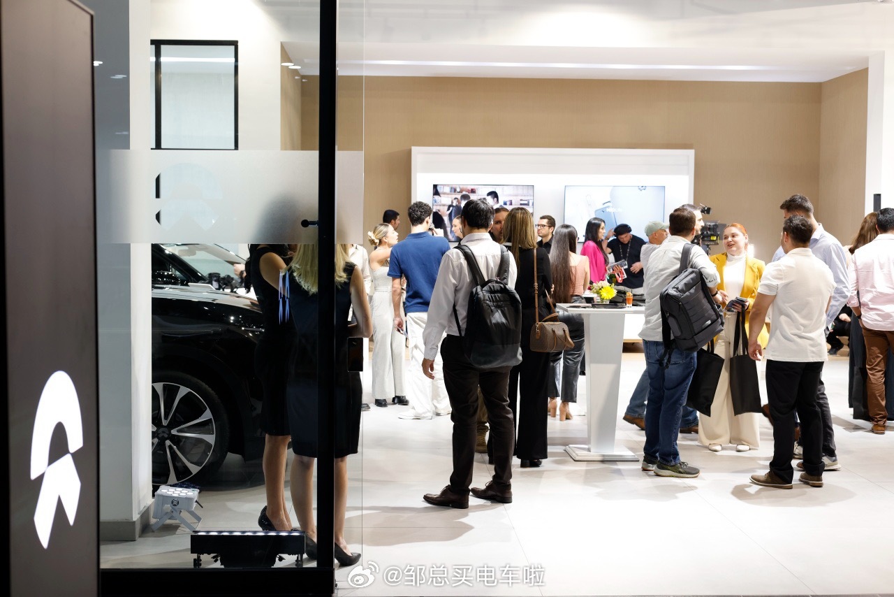 蔚来的全球化布局又迈出重要一步，位于美洲，拉美地区，哥斯达黎加的首家蔚来门店正式