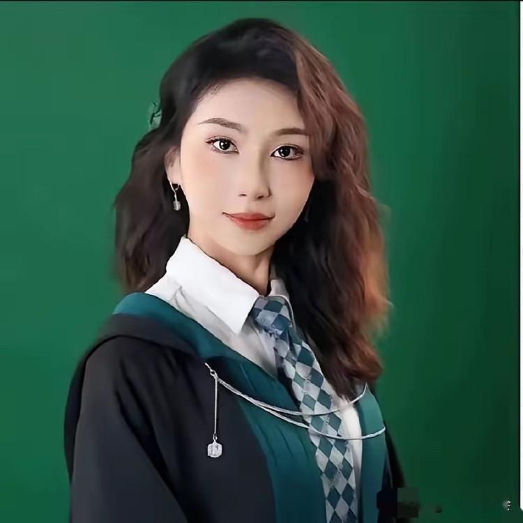 怪不得易中天吐槽北大草包教授一抓一大把，原来读个好考省份的双非本科，再出国混个水硕，回国再弄个耍嘴皮