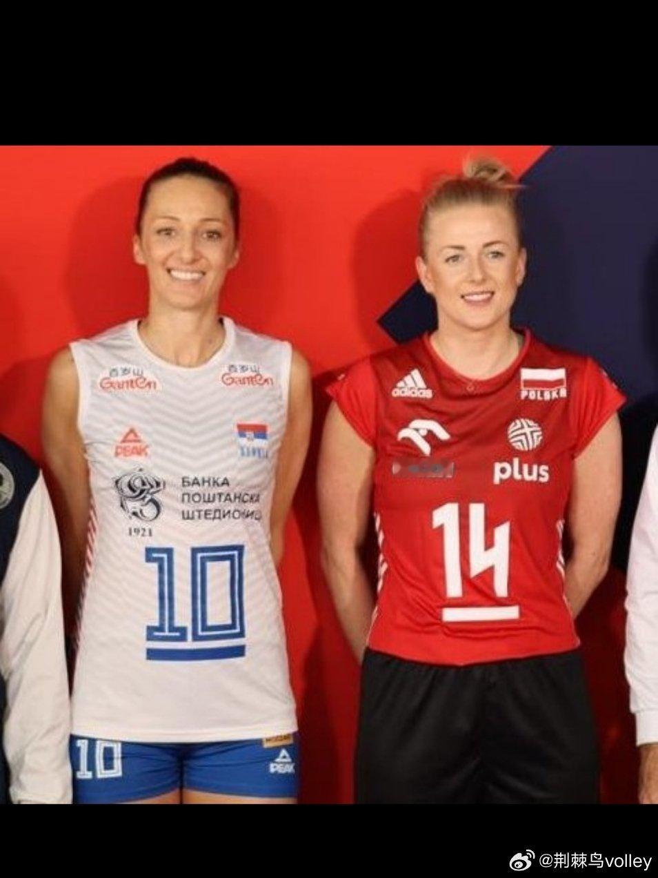 桑塔雷利谈沃沃什和瓜姐：乔安娜是一位出色的二传手。我相信她。那时她正在波兰打球，