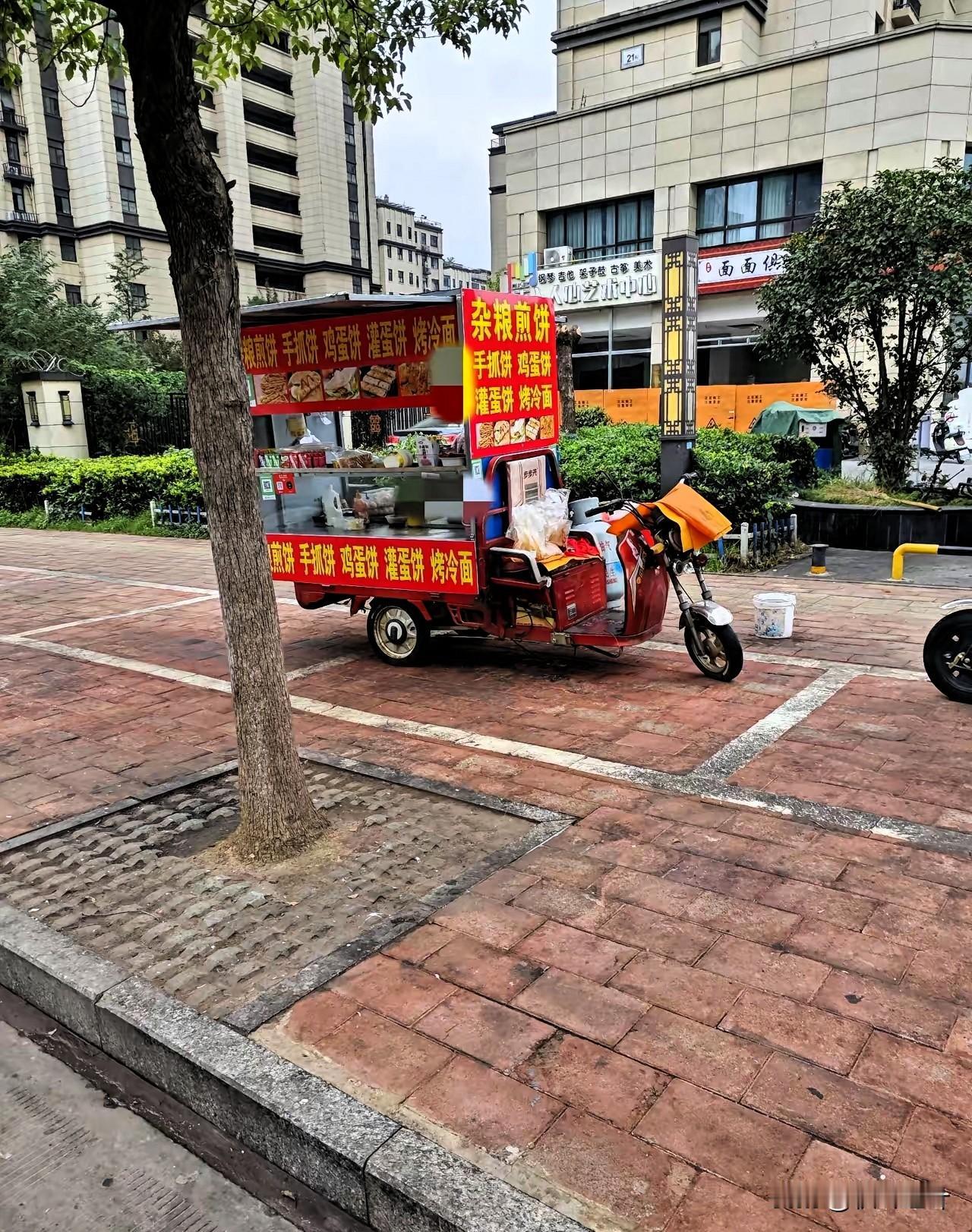 工作收入超过4000，建议不要离职去摆摊。夜市摆摊五年的过来人说句大实话：