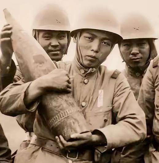 1937年，某夜，日军坂本寅吉翻进一农户家，把钱塞进门缝，低声道：“这是白天拿您