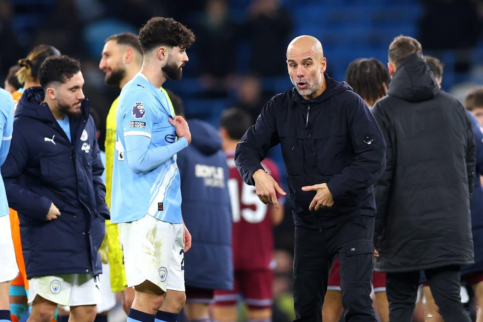 曼城在瓜迪奥拉手底下踢球，如果你是一个正常人，幸福伴随着烦恼。瓜迪奥拉是一个工