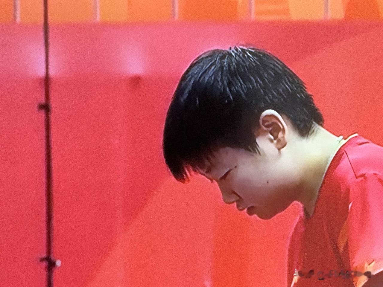 孙颖莎和王曼昱，今天晚上女子单打金牌谁能拿到？两个人比赛马上开始。大家都说两