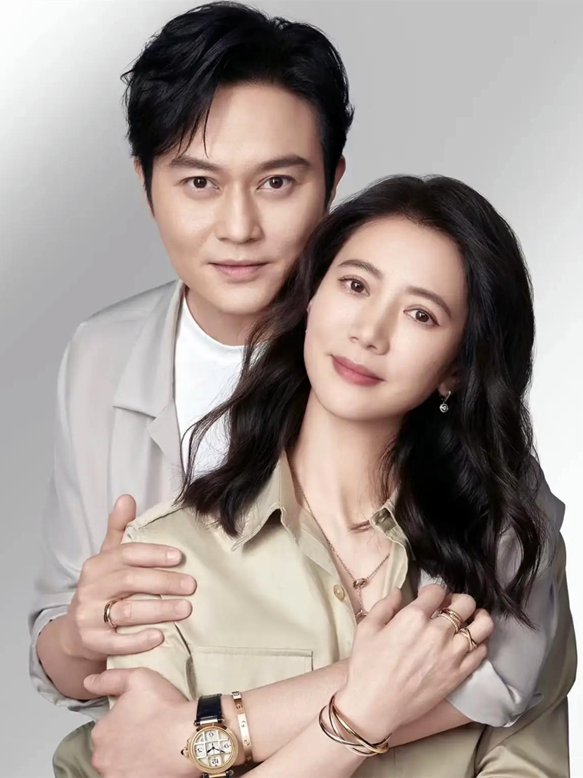 谢娜问袁咏仪：你和智霖哥谈恋爱，都没遇到过任何家庭压力吗？袁咏仪果断摇头：不是的