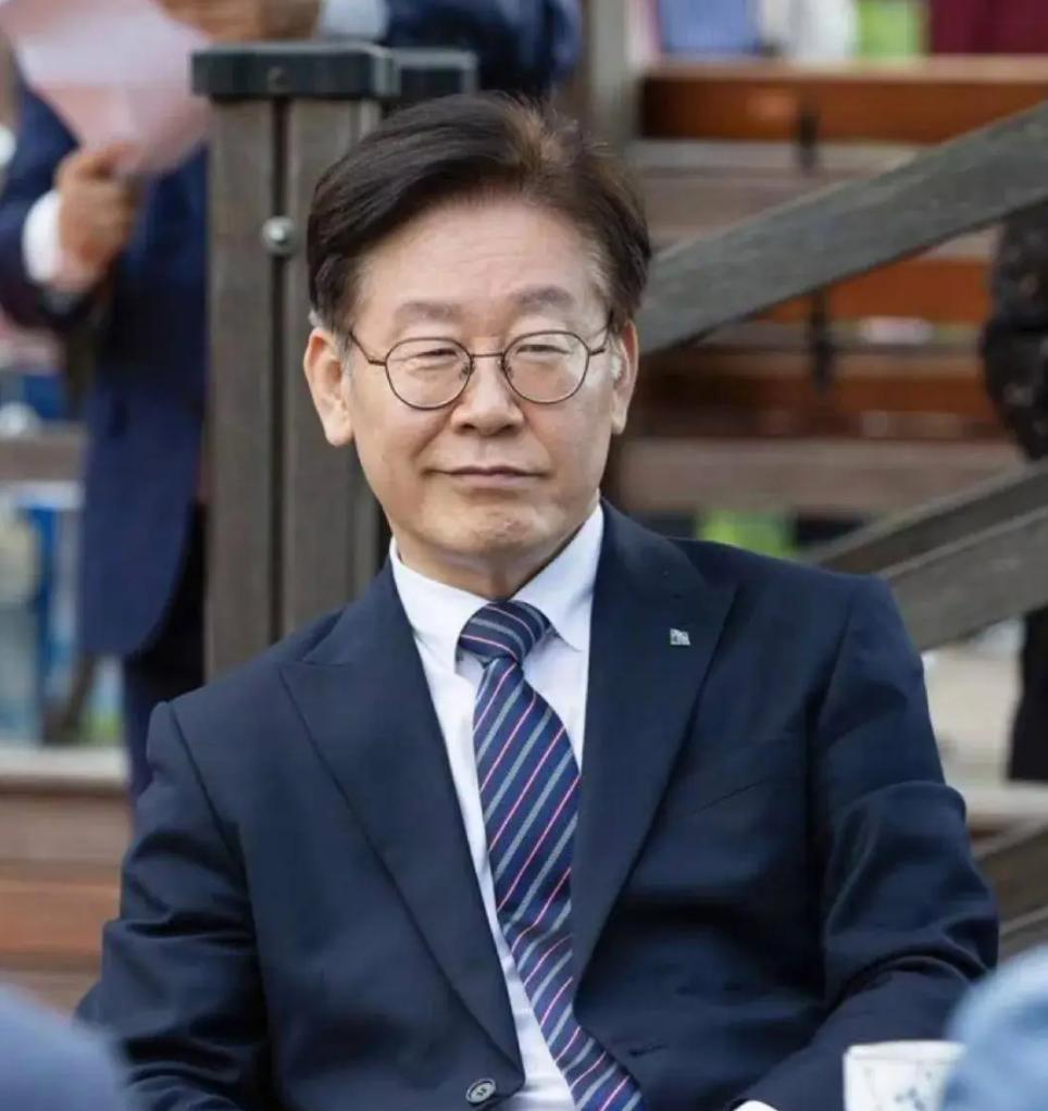 不出意外，意外还是发生了就在贸易谈判之际，美国逼韩国对台海表态。关键时刻，李