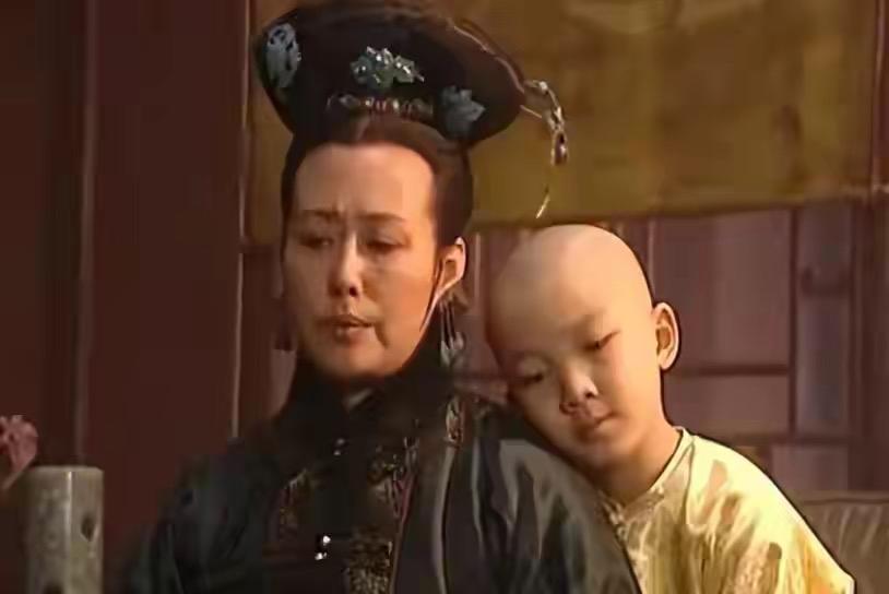 孝庄为什么让自己的私生子上位而不是扶持亲孙子?因为女人的民族认同可能和某些田