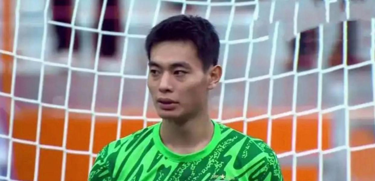 薛庆浩被申花球迷的一句话说的有些受宠若惊了！就在昨天比赛结束后，申花连夜从北京返