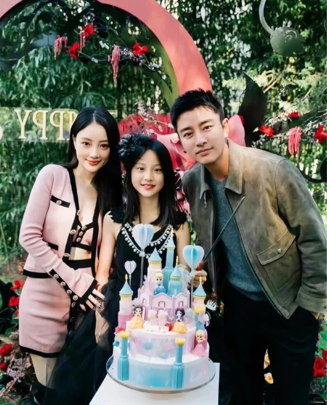 贾乃亮离婚时间2018年3月14日就办了离婚手续！为保护甜馨隐瞒到2019年。为