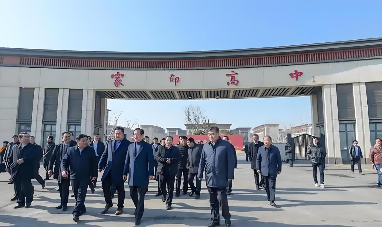 同样都是花重金捐赠学校，老许和老李的格局、心境大不一样。老许是河南省周口市太