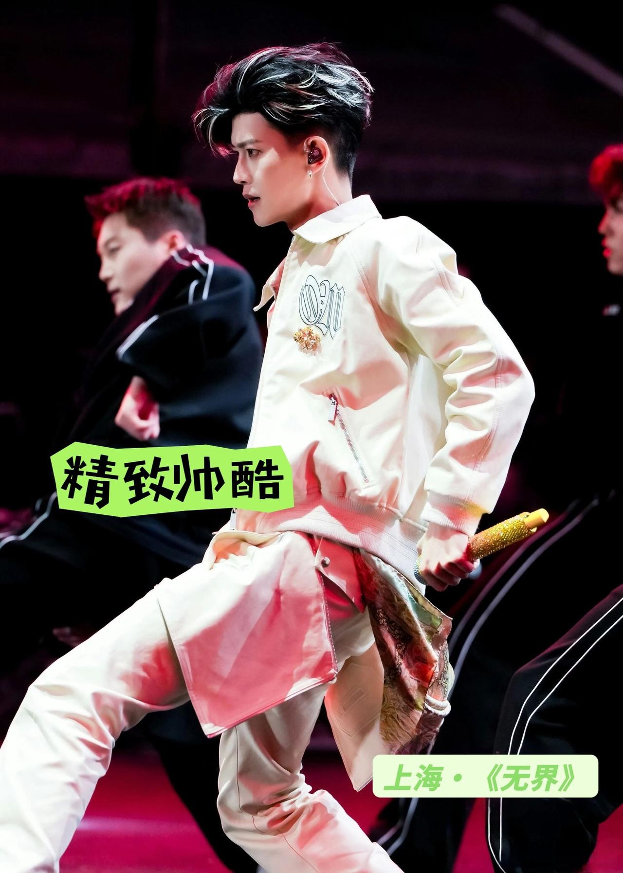 有网友总结了任嘉伦十次音乐节的隐藏主题：精致帅酷、随性欢快、元气鲜亮、潮流炸场、