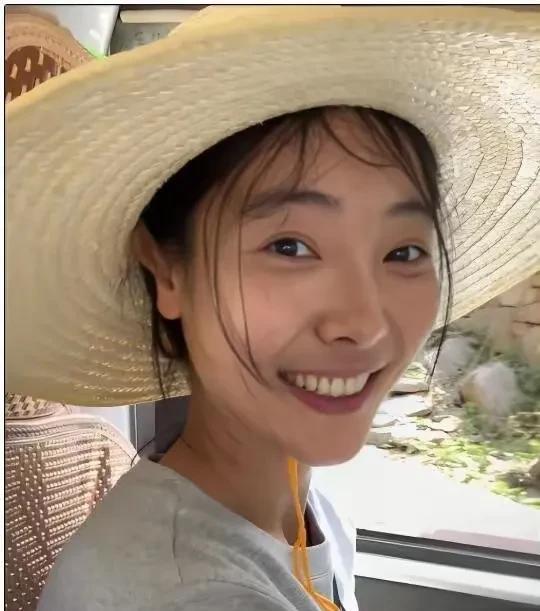 15岁辍学打工19岁结婚一年离婚的河南95后乡村博主李福贵突然爆火的原因，是她做