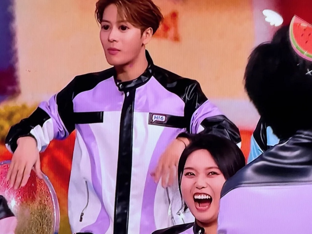 hi6后期给王嘉尔p成这样也太好笑了哈哈哈哈哈哈哈哈哈！显得我们嘉尔像大聪明，可