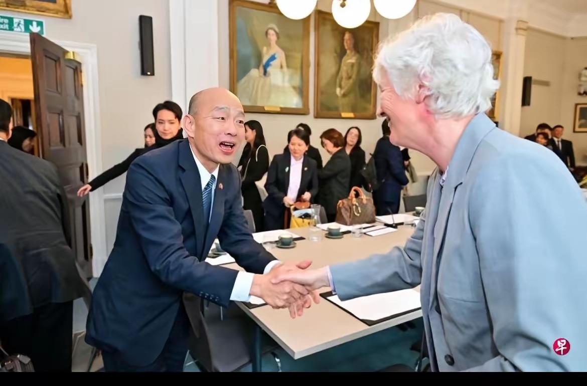 韩国瑜窜访英国，真是没有尴尬只有更尴尬，英国方面几乎没有高规格接待，从首相带到外