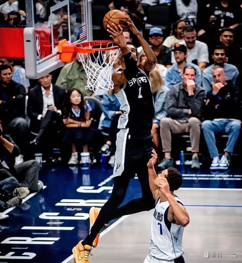 暴走模式！外星人向MVP发起冲击！文班近5场数据表现：大胜活塞(东部第1)：