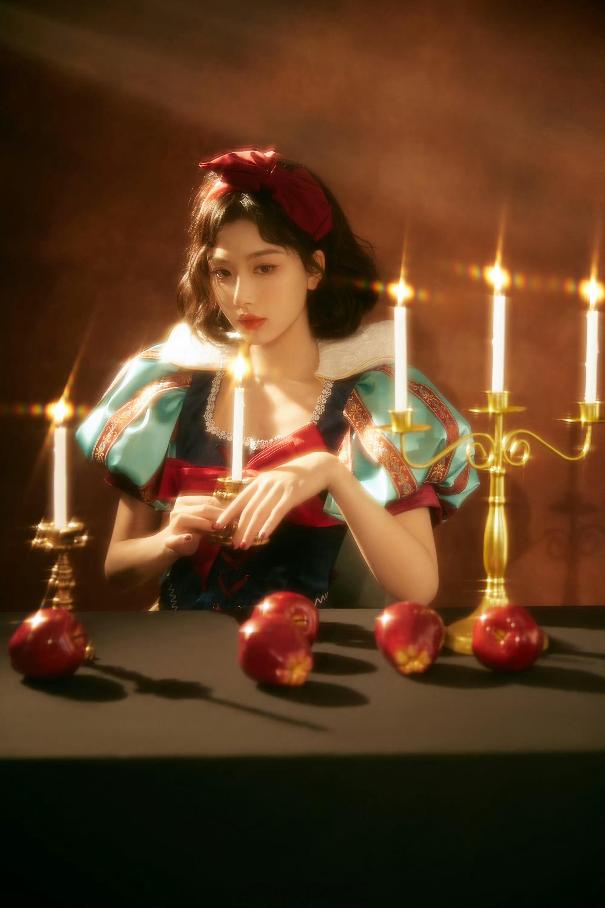 孔雪儿复古冷酷的红苹果少女