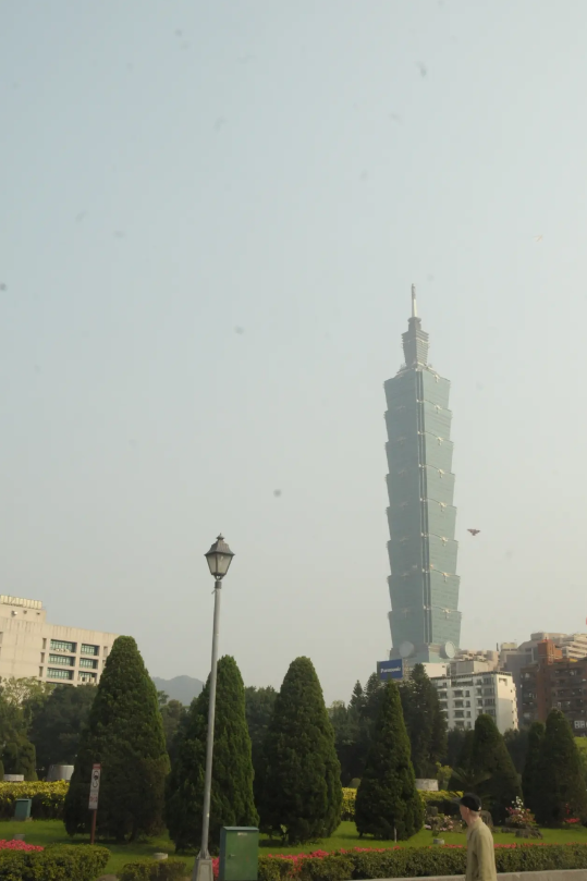 赖清德民调狂泻，或拿“有限开放”两岸交流救急？赖清德执政周年民调支持度狂泻，岛