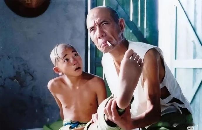 这真是个让人心里一沉的消息。魏宗万，老先生走了。消息是94版《三国演义》