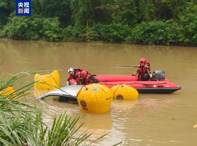 痛心！广西环江皮卡车坠河，10人全部遇难5月16日晚，广西河池环江县洛阳镇永