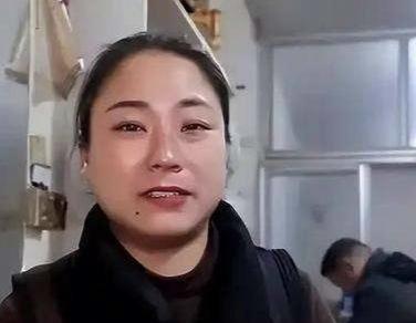 卖饼12年赚百万养弟：她不是“伏弟魔”，是藏着温柔的执念最强“伏弟魔”潘