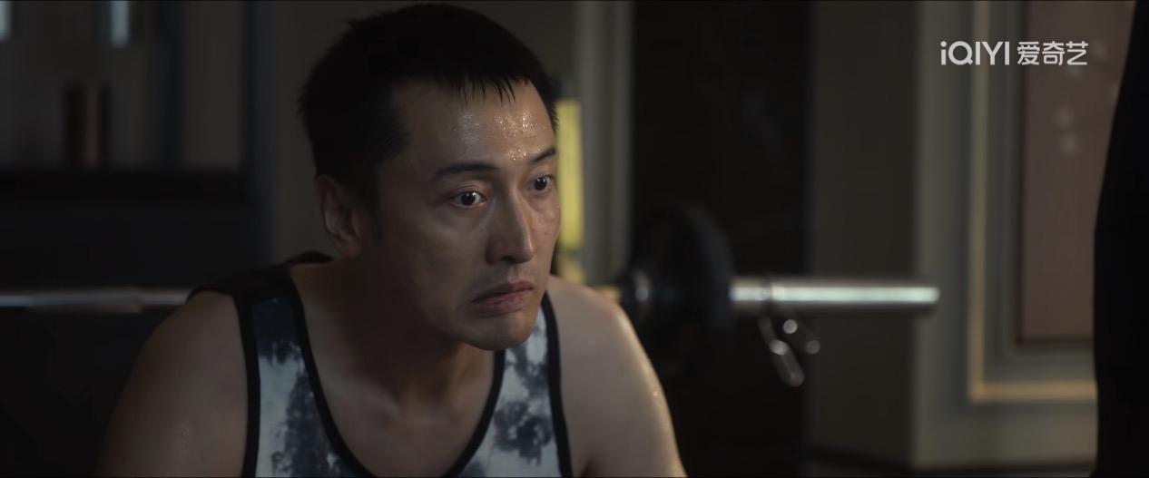 宝石老舅也开始走喜剧人路线了啊！在电视剧《低智商犯罪》里面，宝石老舅的表现就