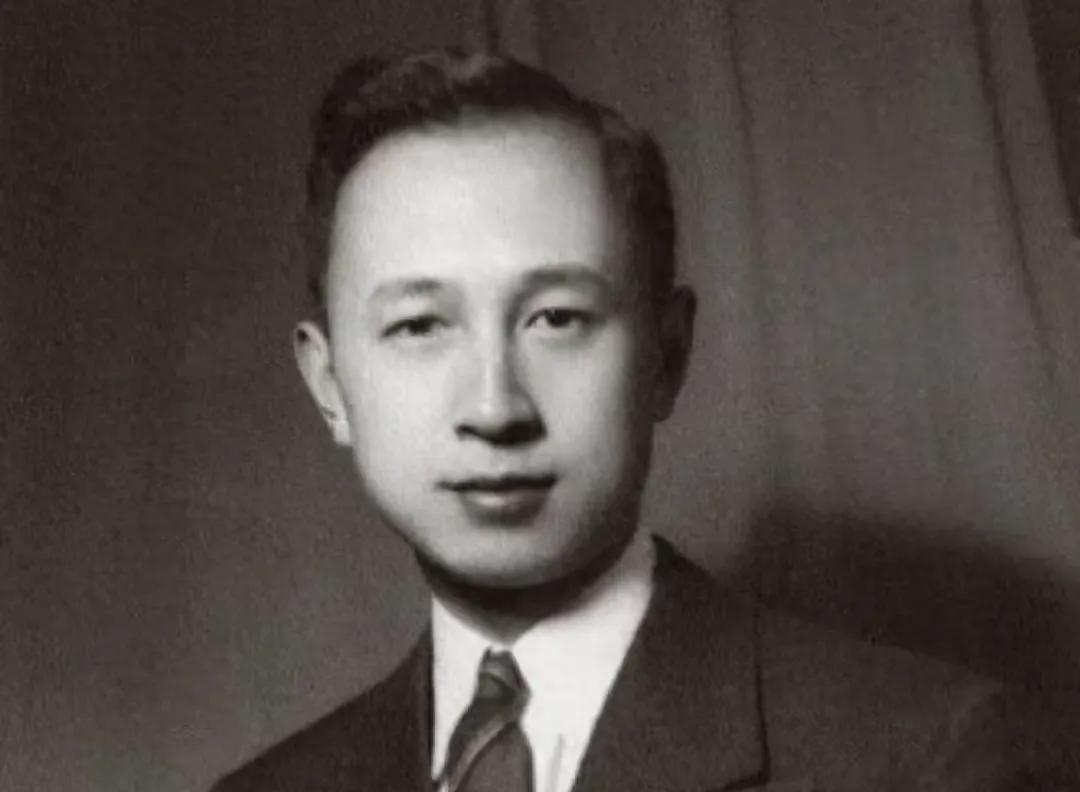 钱学森，突破封锁回国。邓稼先，“中国核武器之父”。朱光亚，1950年联合留学