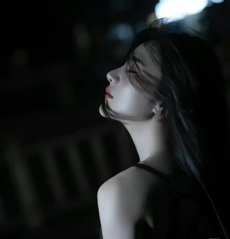 挺住你可以哭但不许输别落魄因为一群人都在等着看你的笑话