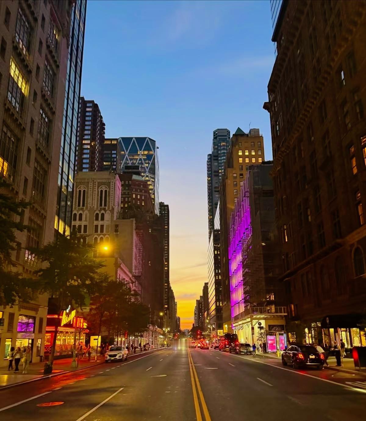 刘震云：）人最通透的活法是：趁早挣够钱从此退出江湖，独处，心静，神安，隐居。