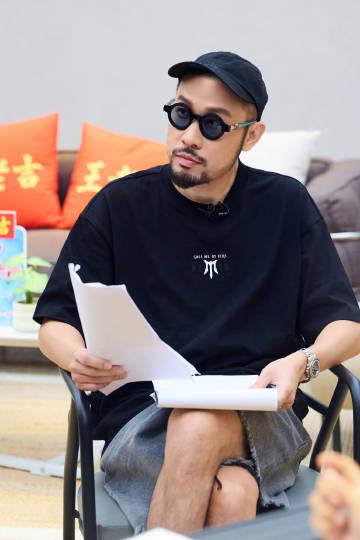 是不是还没上墙的队长只剩下快乐老咖的苏醒和新世代的热狗了？苏醒强行自己上墙，结果