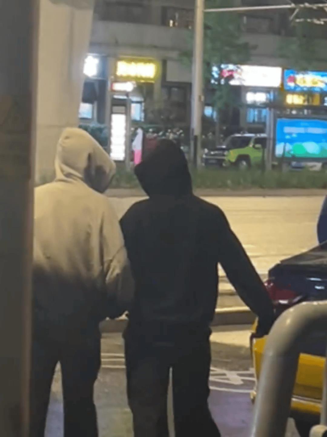 谁也无法阻挡双林的“自由恋爱”[笑着哭]今天大晚上的，林高远与林诗栋又黏黏糊糊得
