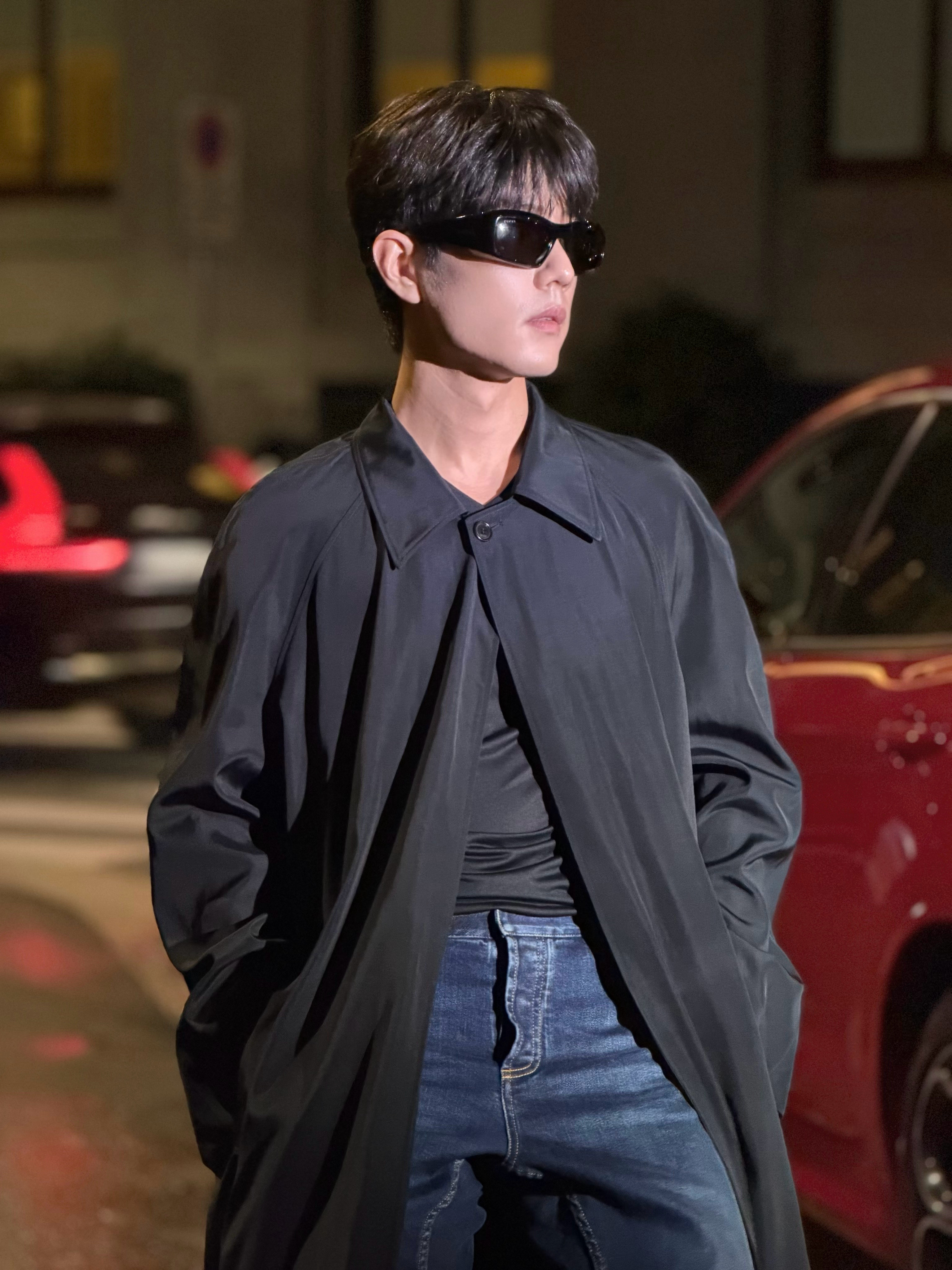 肖战留鲜活侧影风华肖战鲜活侧影风华鲜活侧影风华，肖战米兰看秀造型live图，