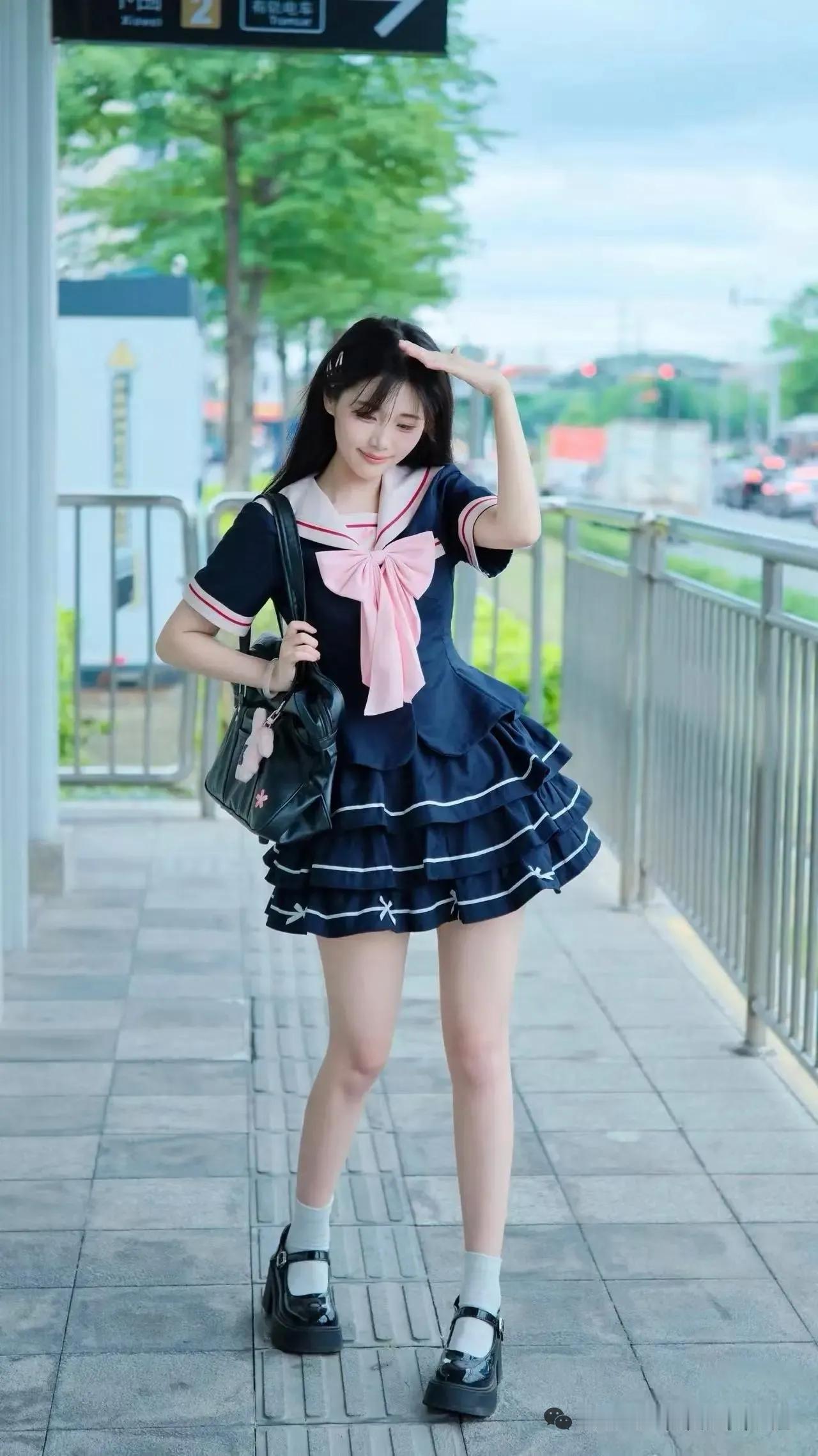 可爱的站台分享美女穿搭服饰