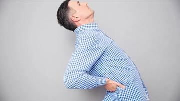 腰背痛，僵硬的像冻住？张仲景仅用四味药，散寒通络解腰痛！很多朋友腰背酸、沉、