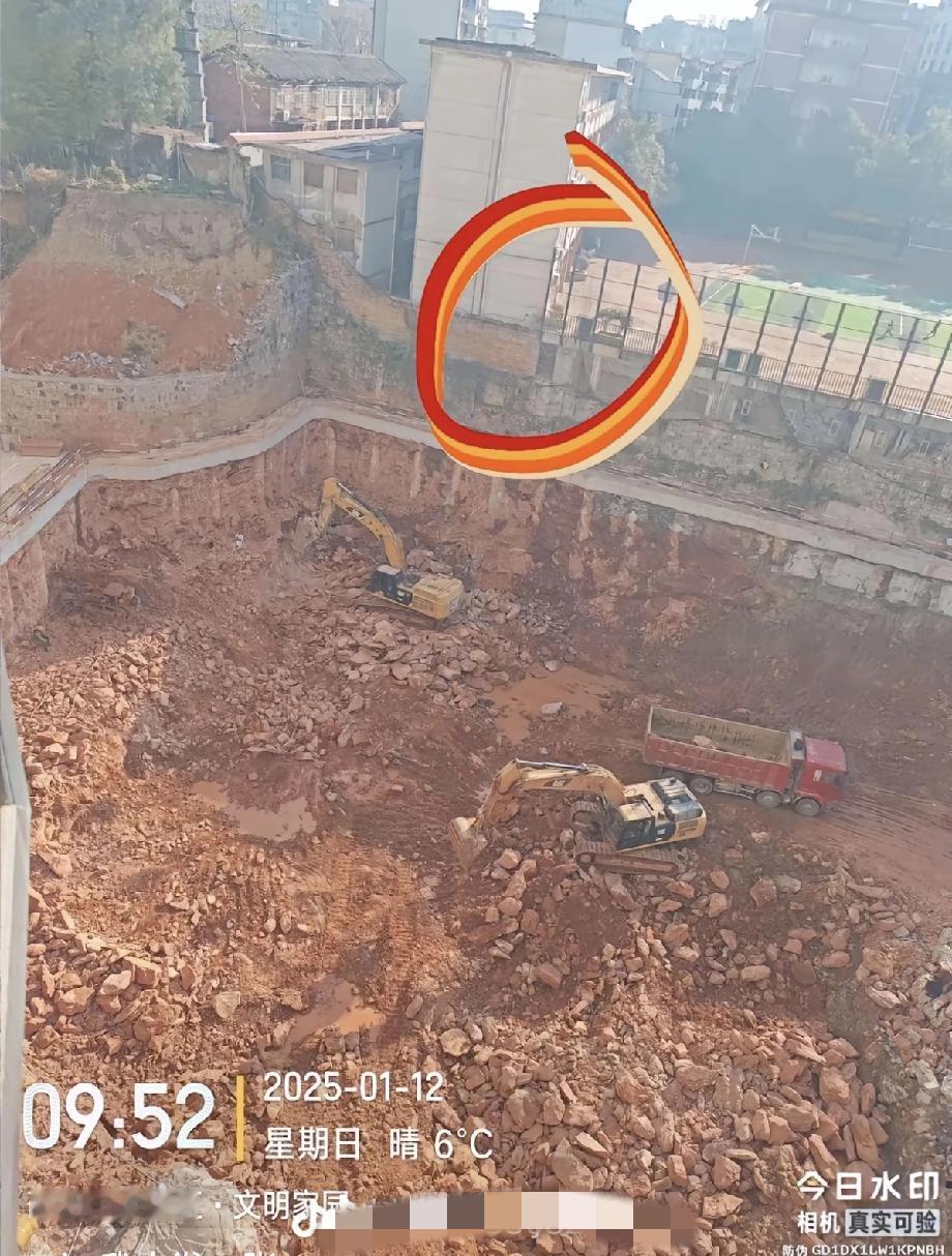 资江小学塌陷事件这三点后续特别值得关注!一、塌陷是旁边施工造成的，那么勘测单位